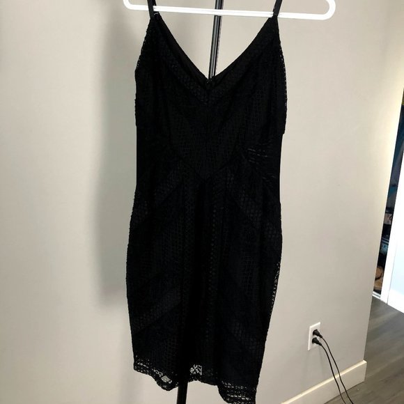 GUESS Black Textured Stretch Cocktail Dress - Picture 6 of 12